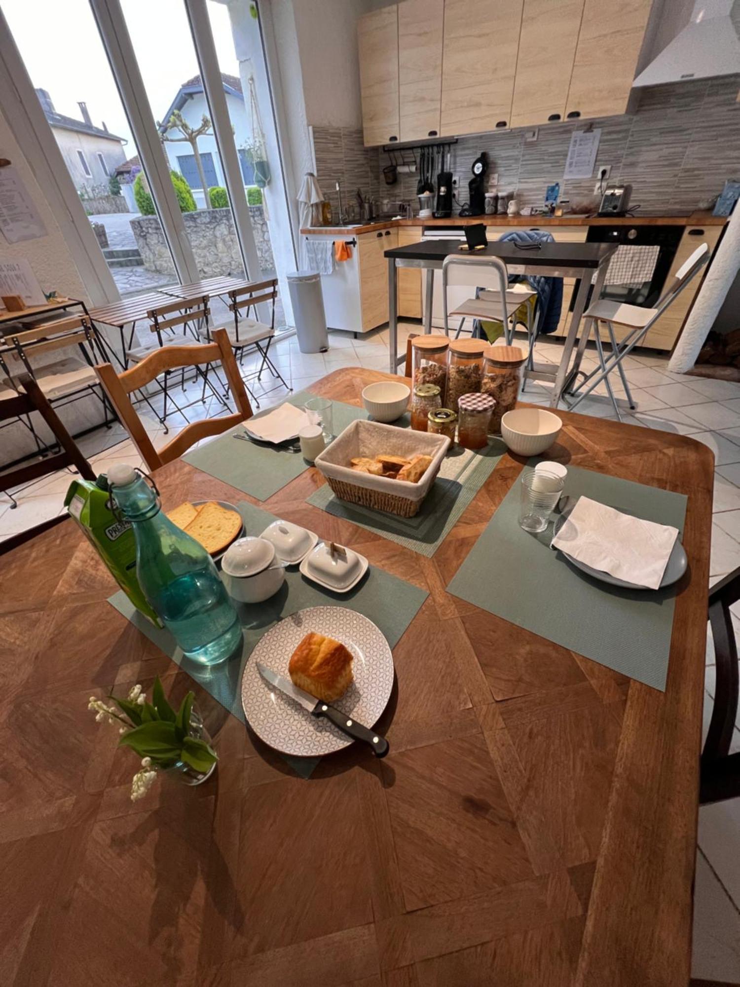 Bed and Breakfast Bien Et Toit Montredon  Esterno foto