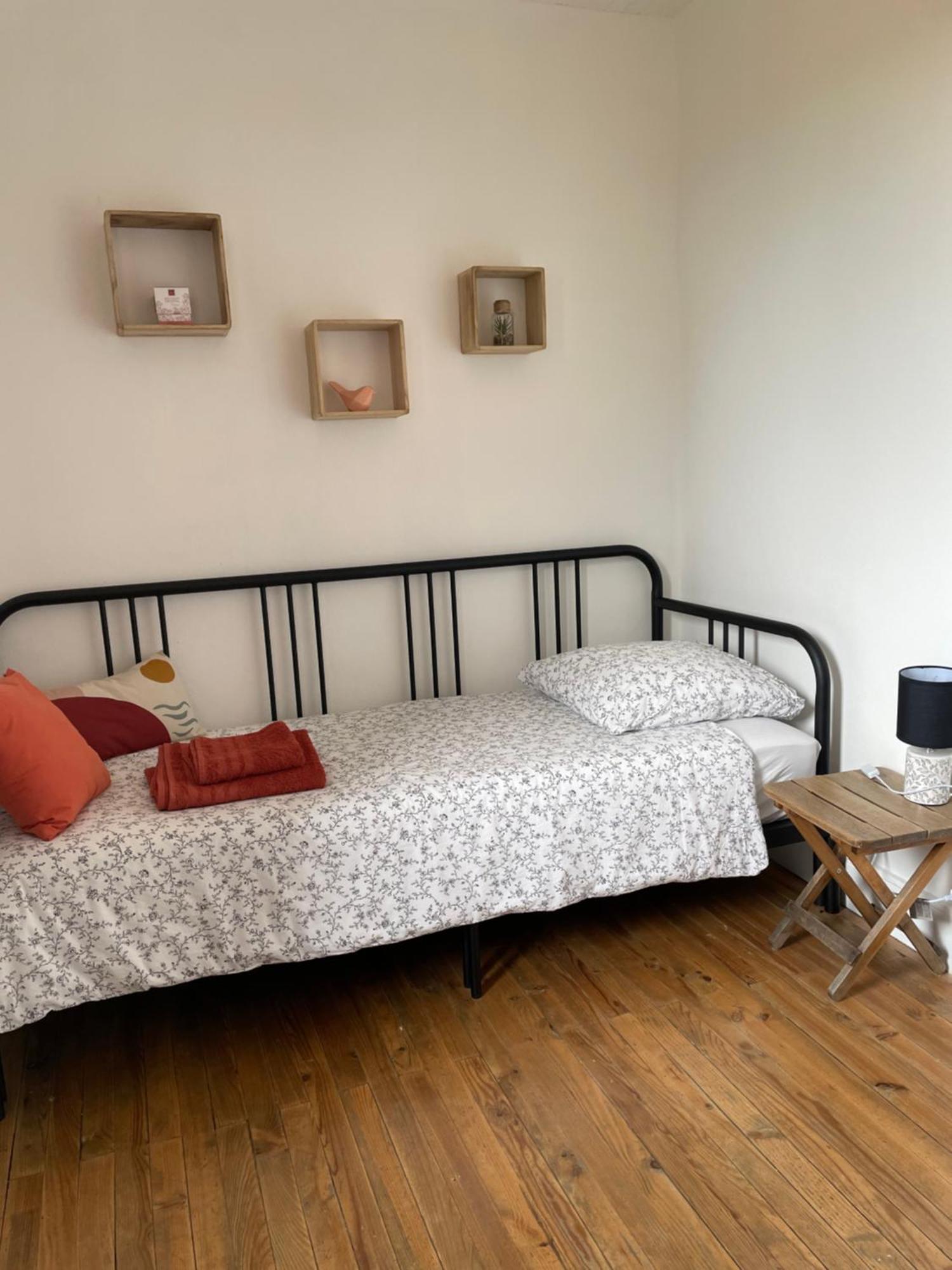Bed and Breakfast Bien Et Toit Montredon  Esterno foto