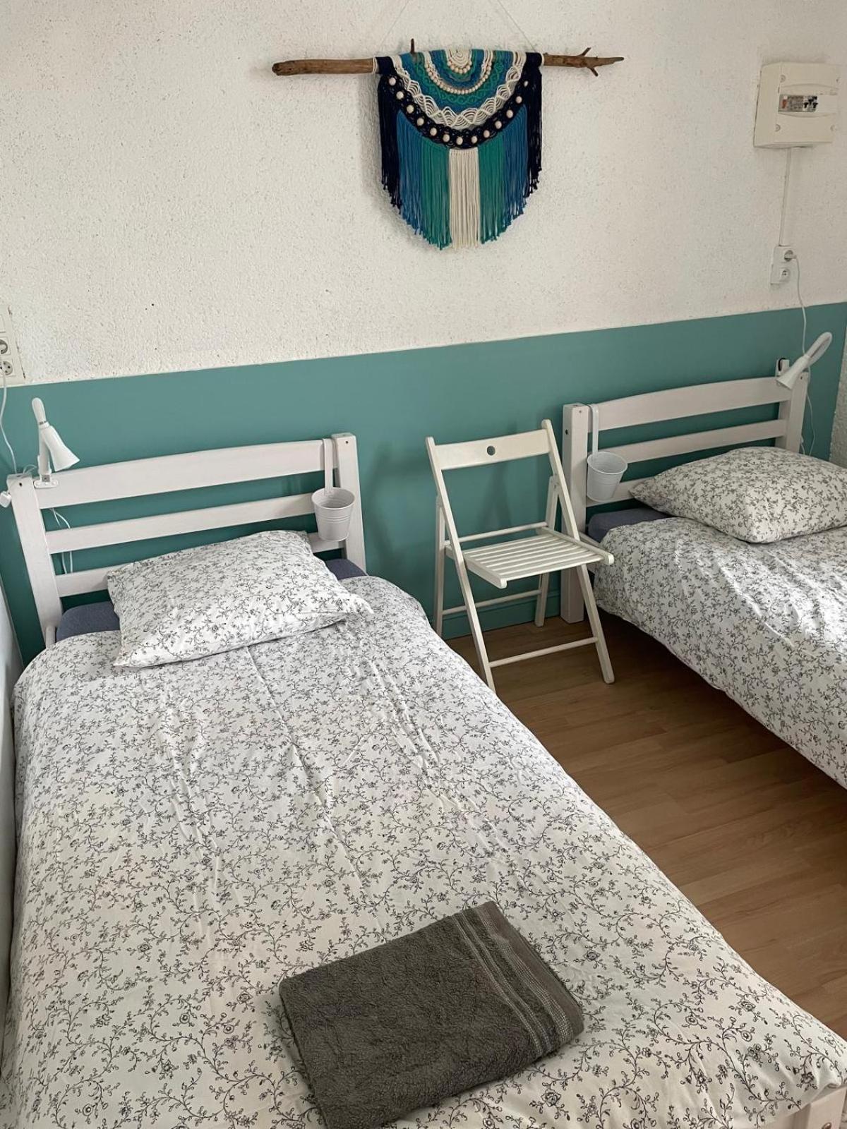 Bed and Breakfast Bien Et Toit Montredon  Esterno foto